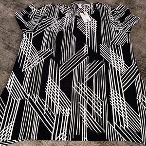 Dana Buchman top. Stretchy.